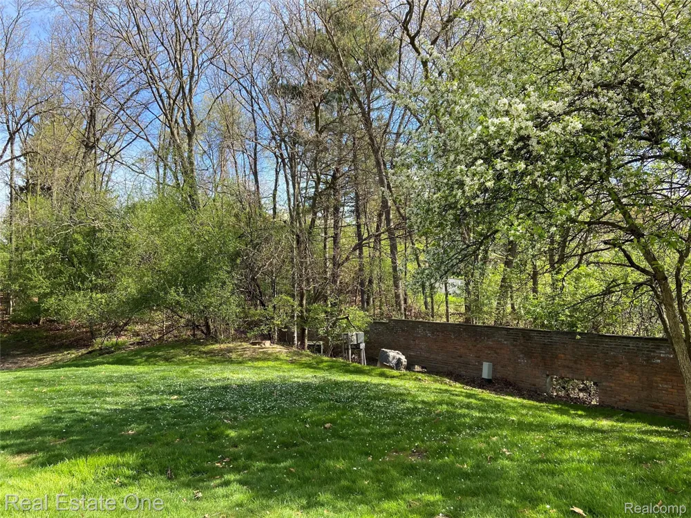 6463 Maple Hills Lane Bloomfield Hills City, MI 48301