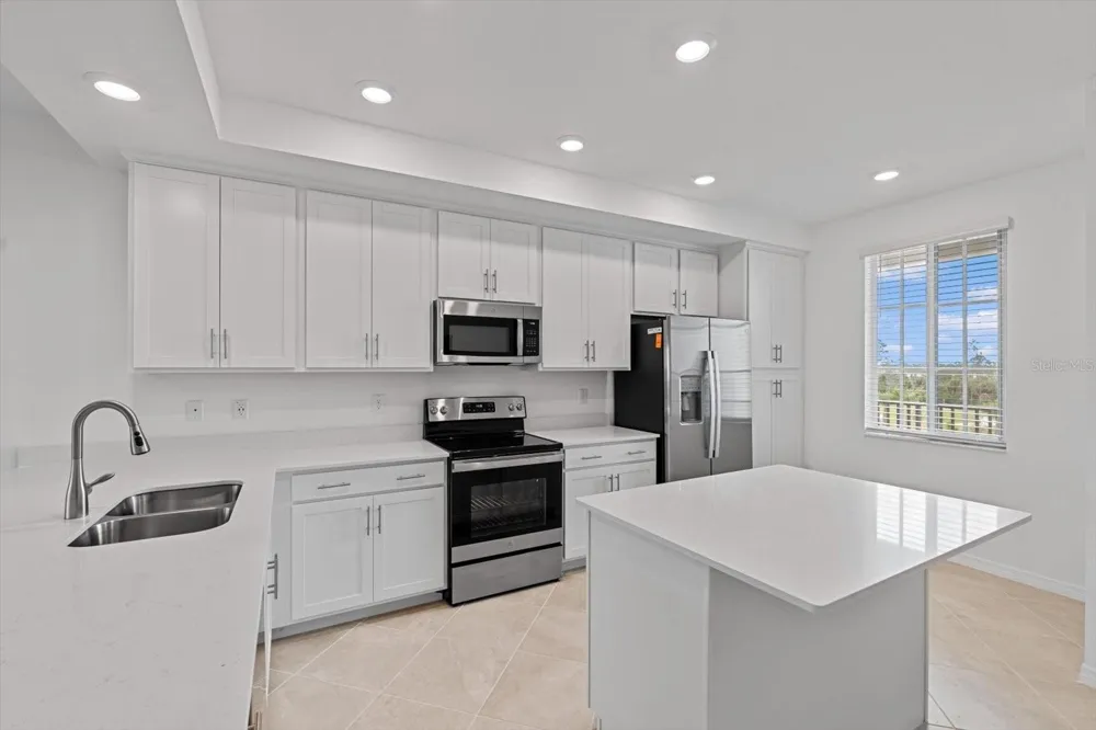 12180 WELLEN GOLF STREET #305 Venice, FL 34293