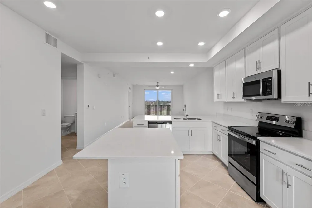 12180 WELLEN GOLF STREET #305 Venice, FL 34293