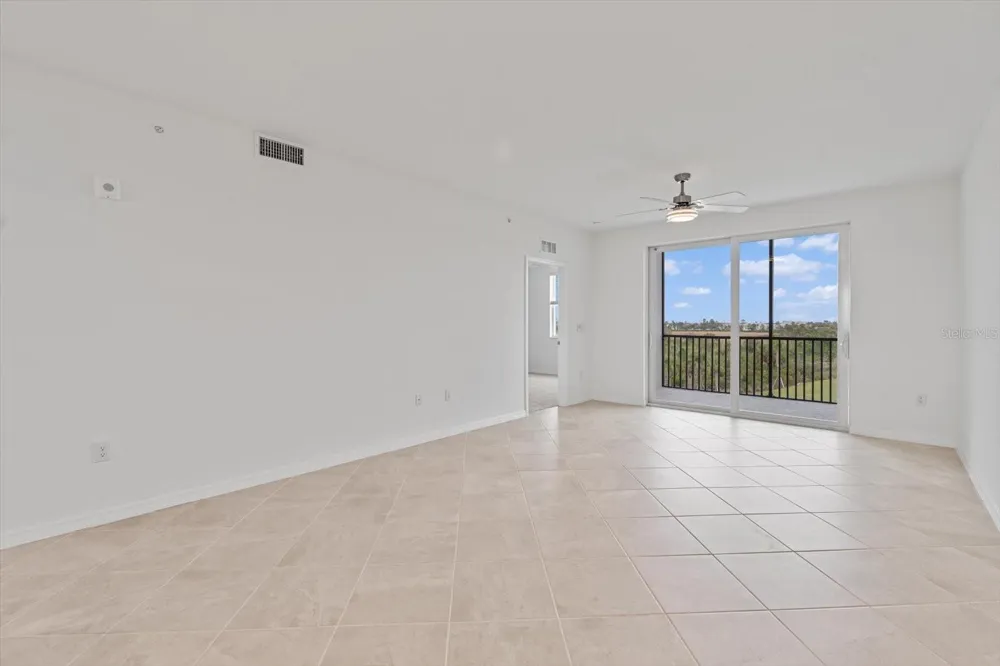 12180 WELLEN GOLF STREET #305 Venice, FL 34293