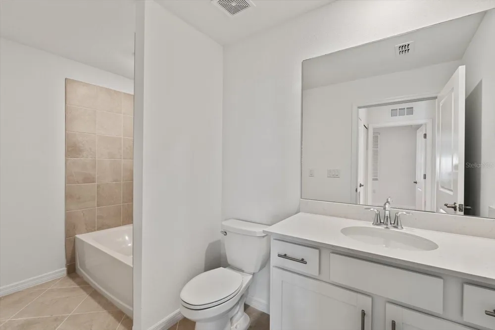 12180 WELLEN GOLF STREET #305 Venice, FL 34293