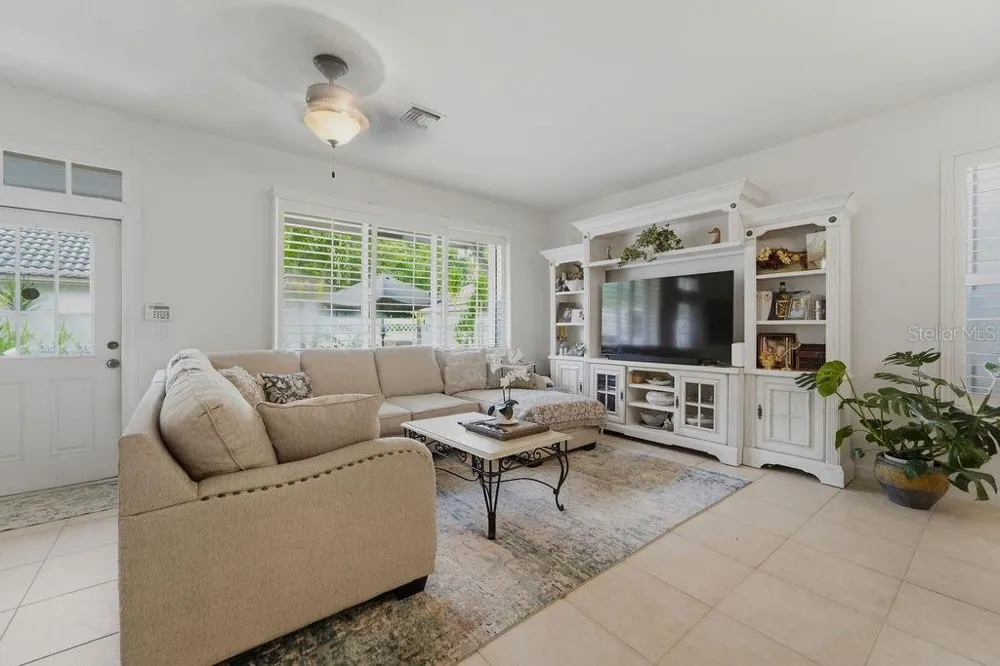 8074 MURANO CIRCLE Palm Beach Gardens, FL 33418