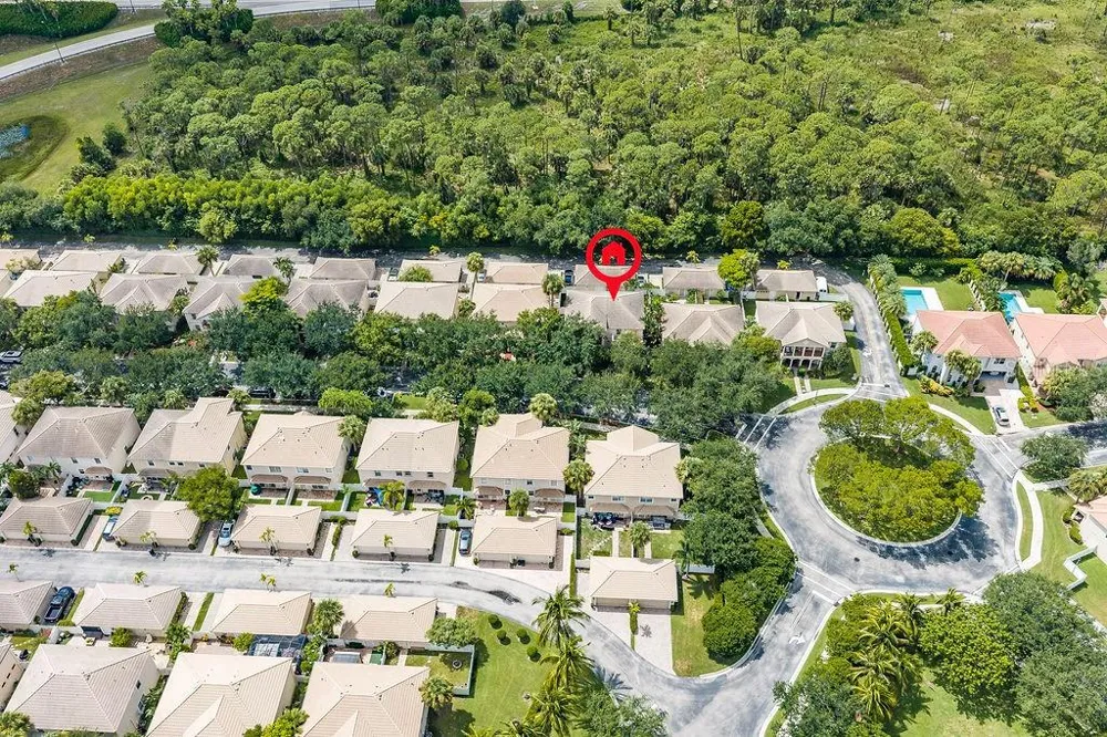 8074 MURANO CIRCLE Palm Beach Gardens, FL 33418