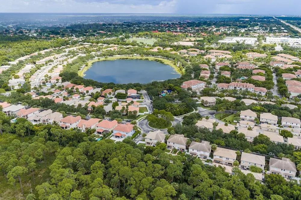 8074 MURANO CIRCLE Palm Beach Gardens, FL 33418