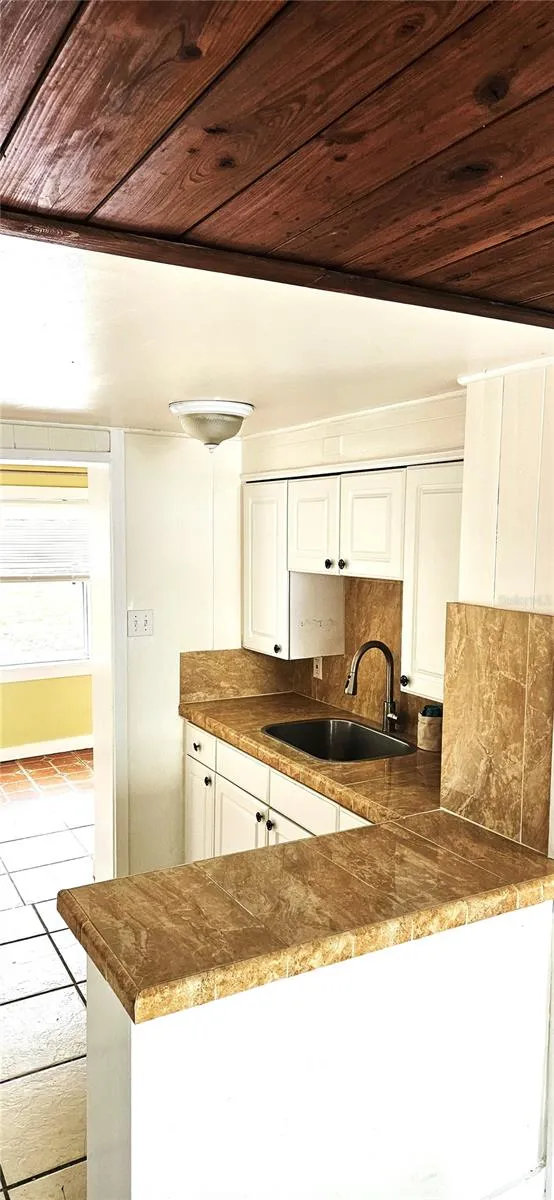 2417 3RD AVENUE #2 St Petersburg, FL 33713