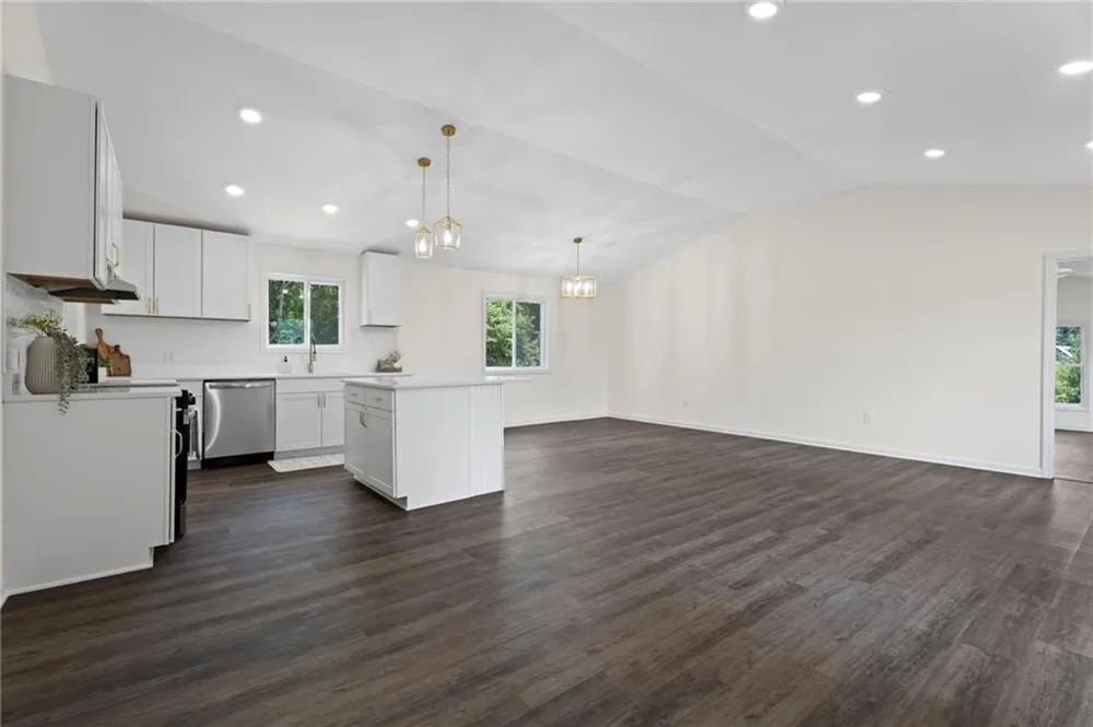 289 Singley Drive Locust Grove, GA 30248