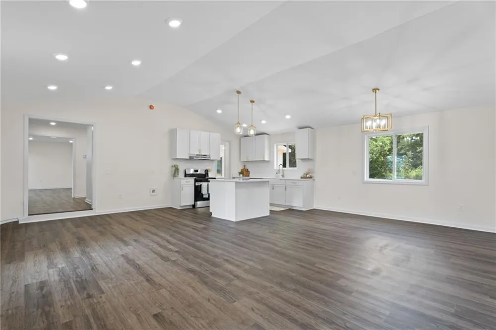 289 Singley Drive Locust Grove, GA 30248