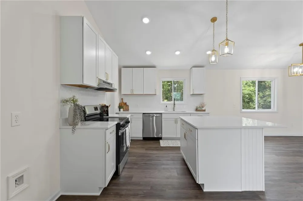 289 Singley Drive Locust Grove, GA 30248