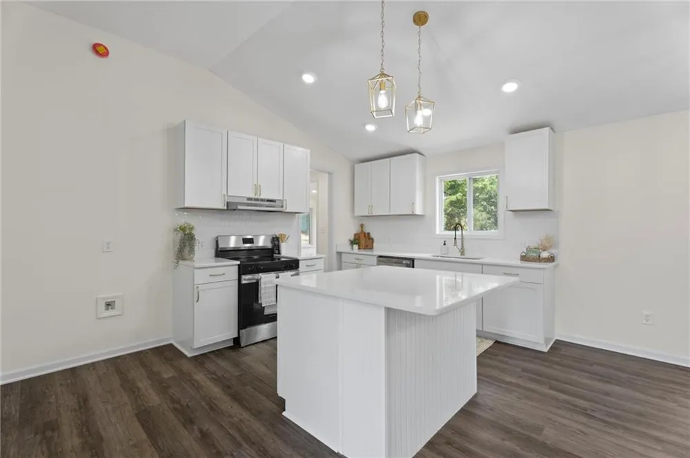 289 Singley Drive Locust Grove, GA 30248