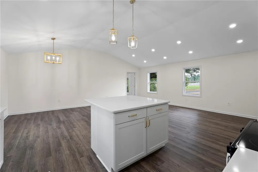 289 Singley Drive Locust Grove, GA 30248