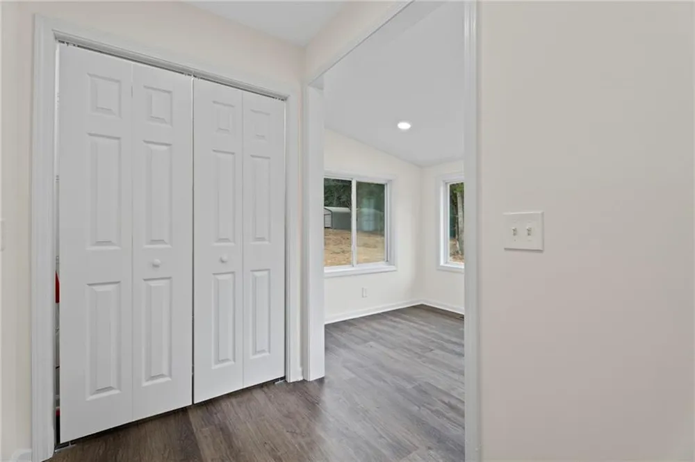 289 Singley Drive Locust Grove, GA 30248