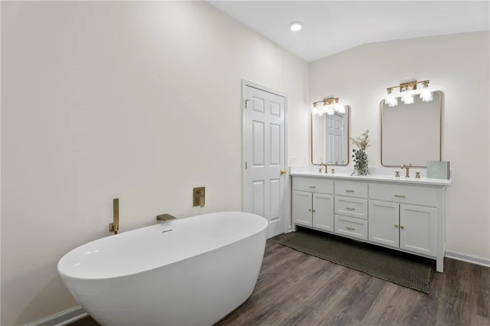 289 Singley Drive Locust Grove, GA 30248
