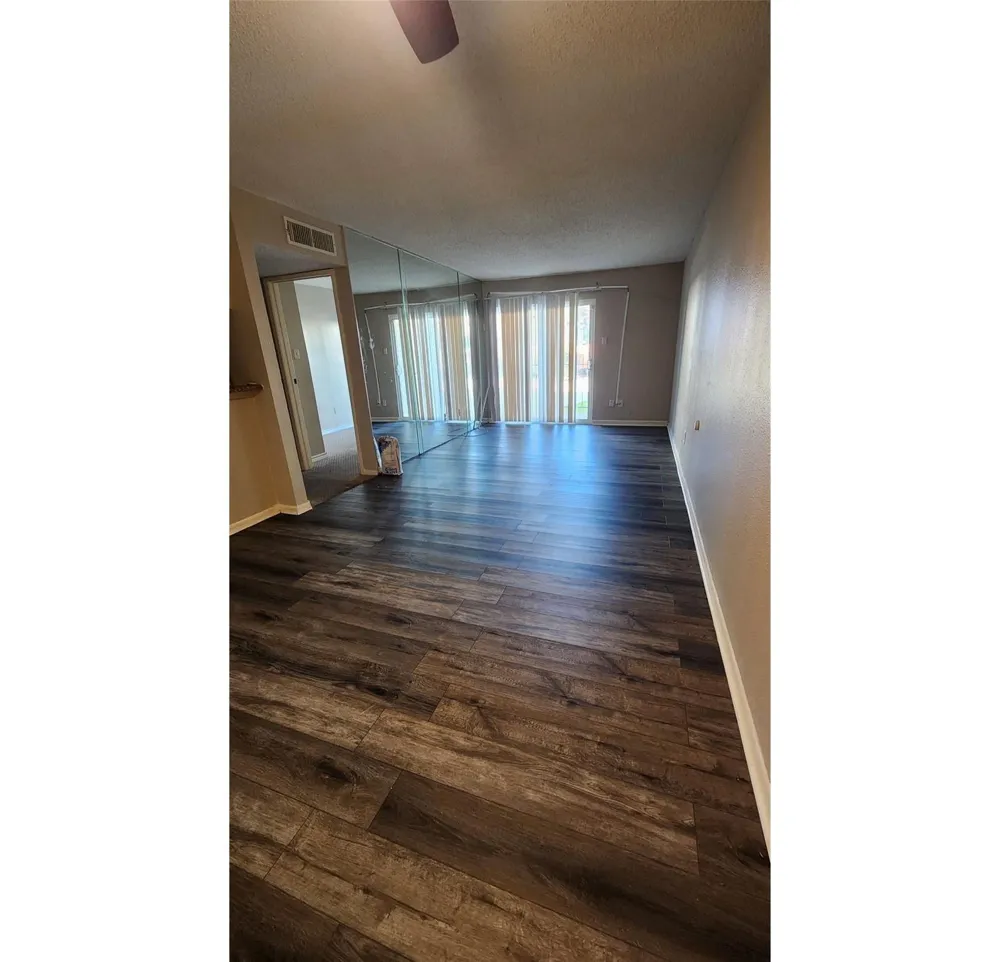 2818 S Bartell Drive #7 Houston, TX 77054
