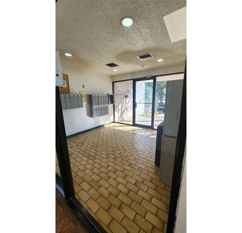 2818 S Bartell Drive #7 Houston, TX 77054