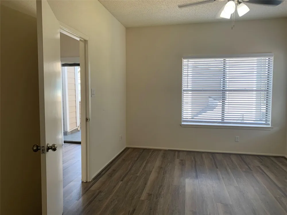 2710 Grants Lake Boulevard #B4 Sugar Land, TX 77479