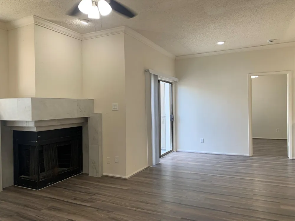 2710 Grants Lake Boulevard #B4 Sugar Land, TX 77479