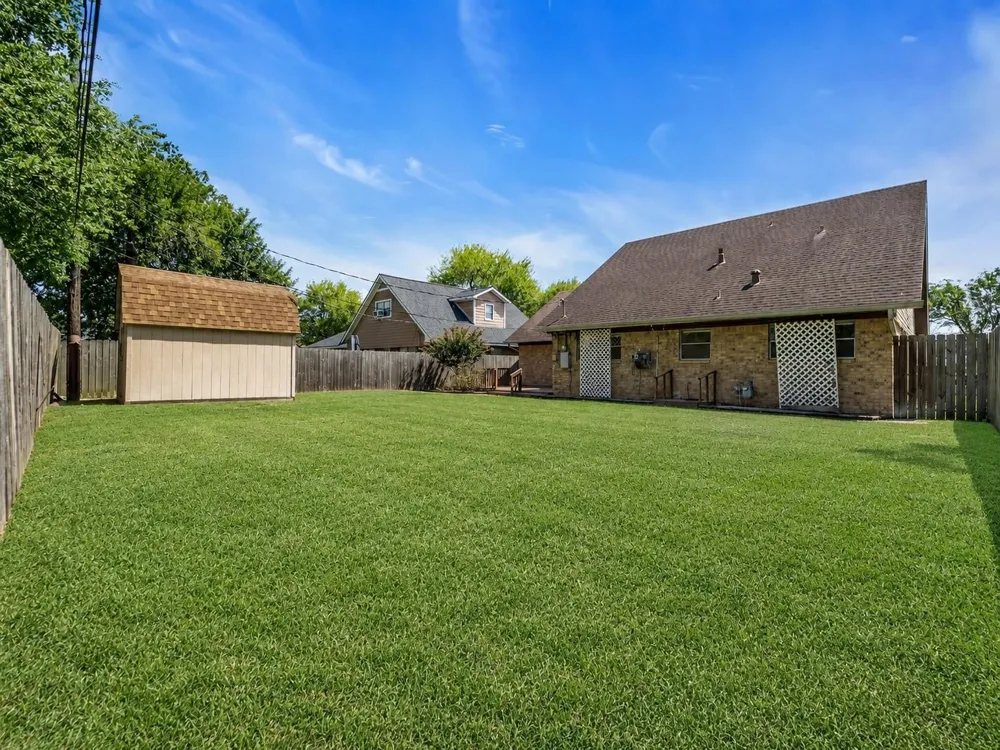 2808 Burke Road Pasadena, TX 77502