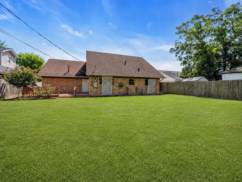 2808 Burke Road Pasadena, TX 77502