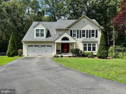 10 TIMOTHY LANE