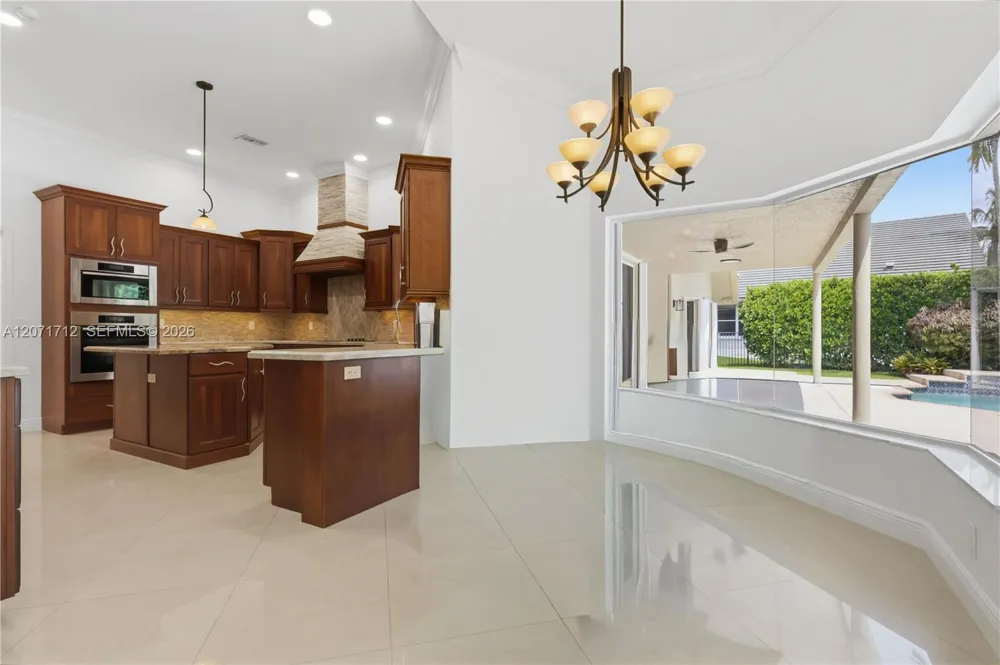 360 NE Coconut Cir Weston, FL 33326