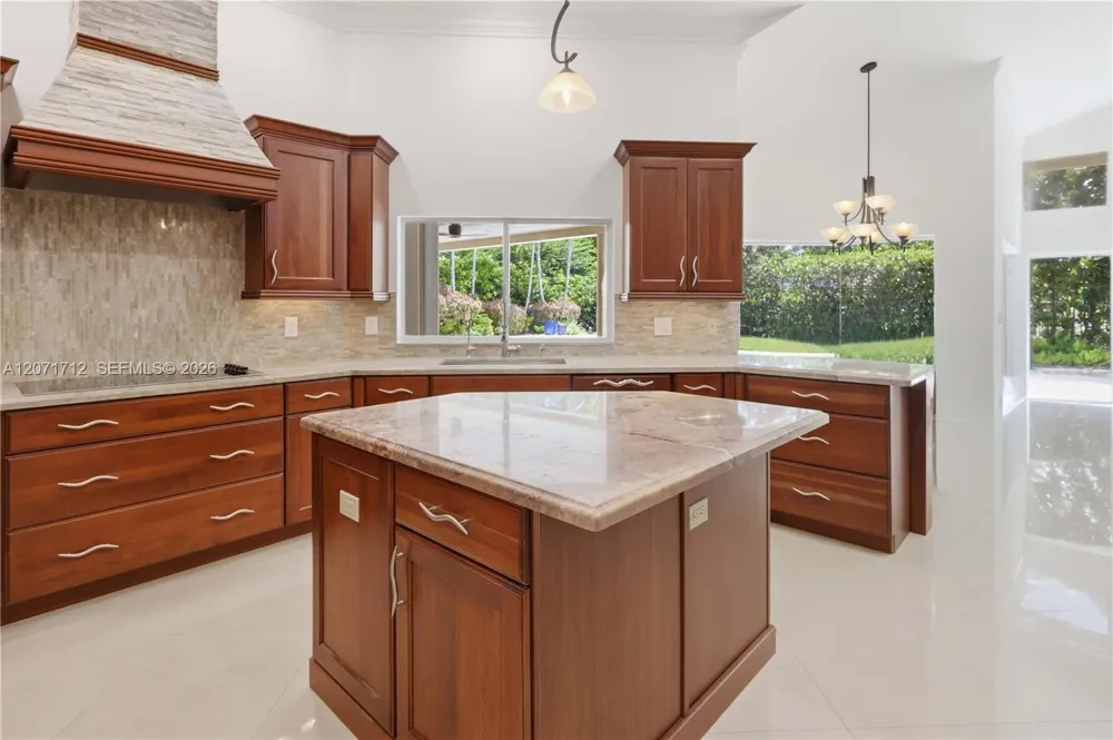 360 NE Coconut Cir Weston, FL 33326
