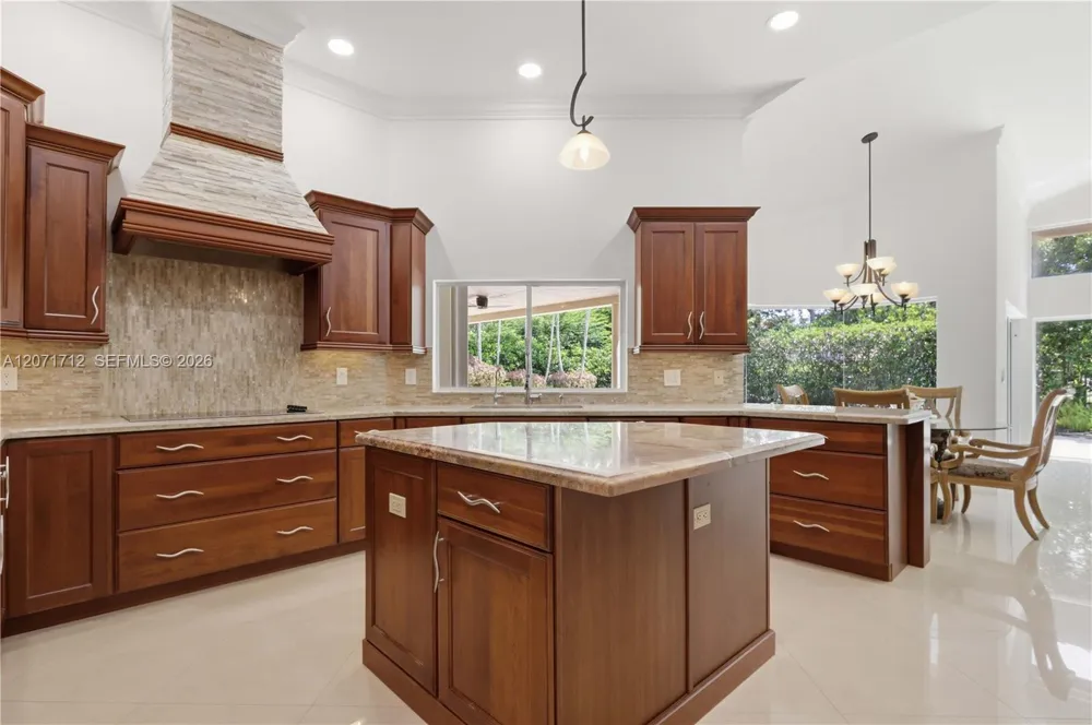 360 NE Coconut Cir Weston, FL 33326