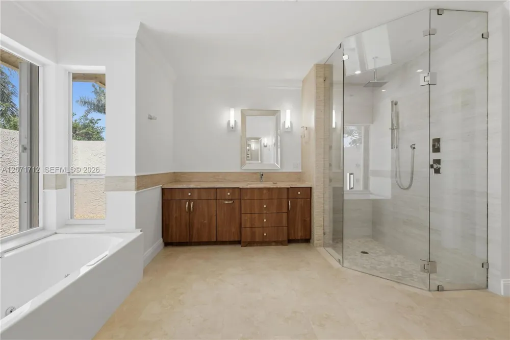 360 NE Coconut Cir Weston, FL 33326