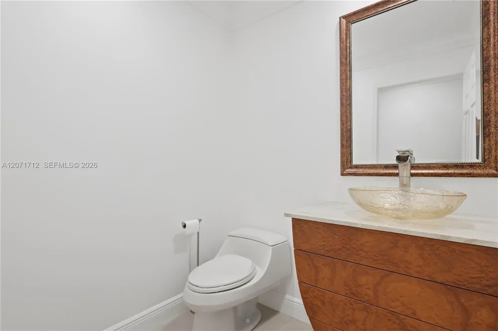 360 NE Coconut Cir Weston, FL 33326