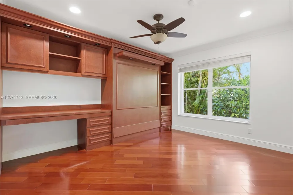 360 NE Coconut Cir Weston, FL 33326