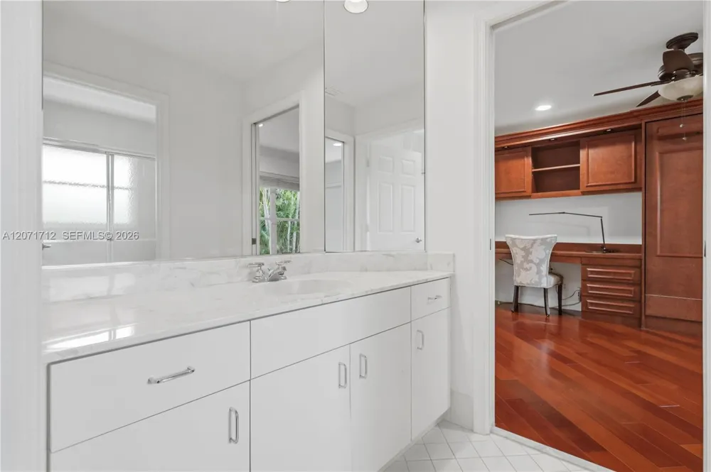 360 NE Coconut Cir Weston, FL 33326