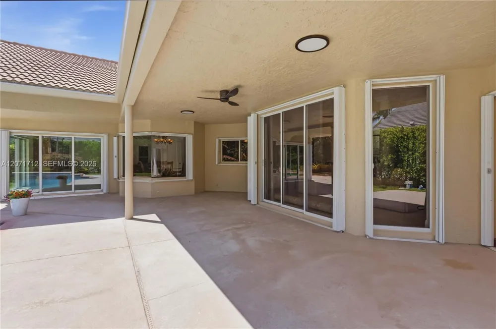 360 NE Coconut Cir Weston, FL 33326