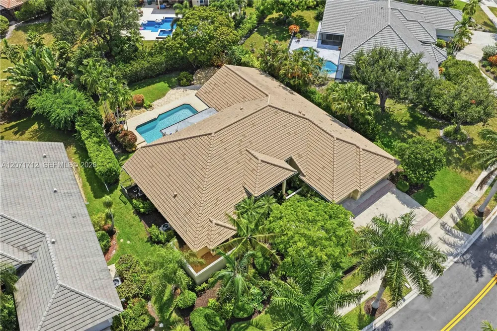 360 NE Coconut Cir Weston, FL 33326