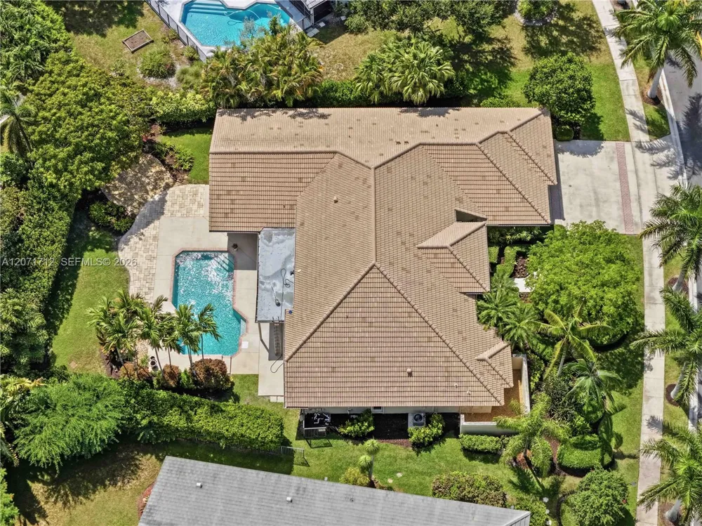 360 NE Coconut Cir Weston, FL 33326