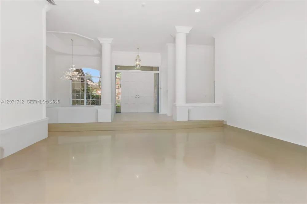 360 NE Coconut Cir Weston, FL 33326
