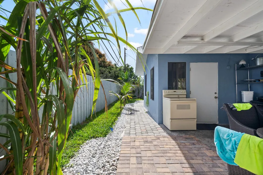 5772 Haverhill Road West Palm Beach, FL 33407
