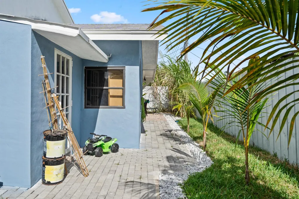 5772 Haverhill Road West Palm Beach, FL 33407