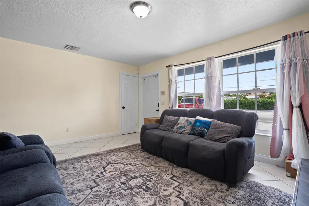 5772 Haverhill Road West Palm Beach, FL 33407
