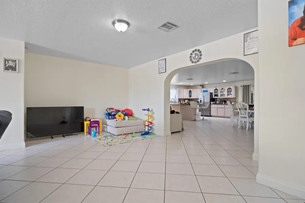 5772 Haverhill Road West Palm Beach, FL 33407