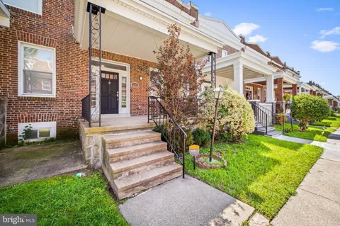2011 E 30TH STREET