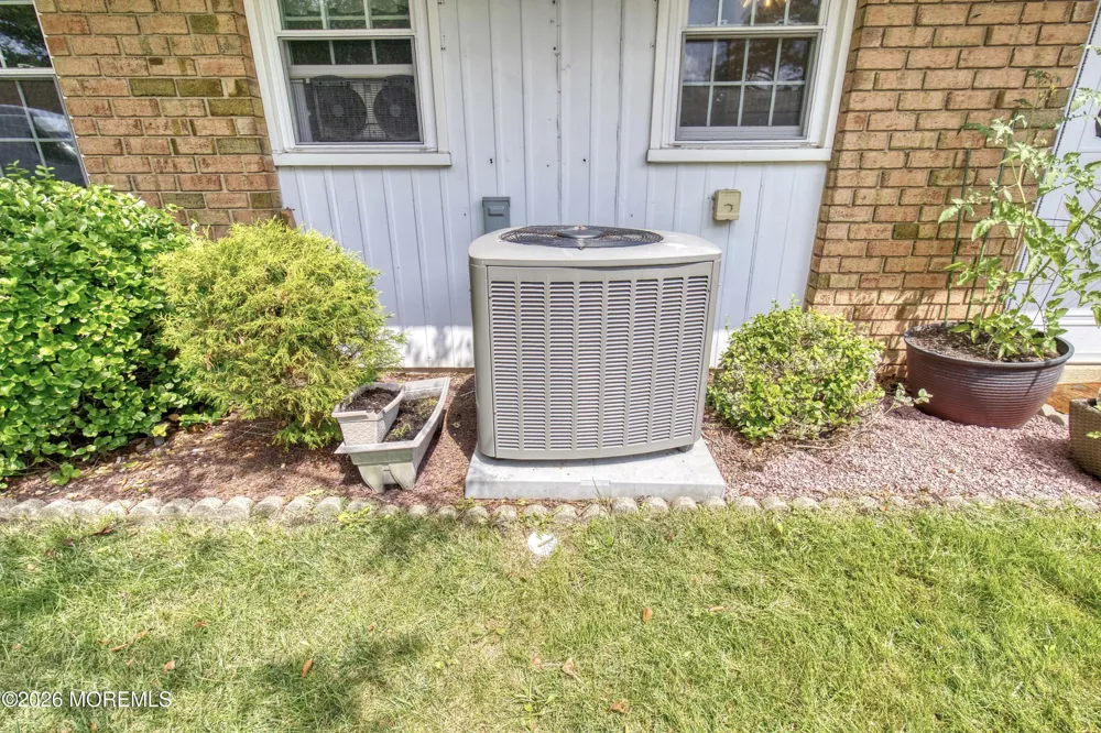 5 Gramercy Lane Manchester, NJ 08759
