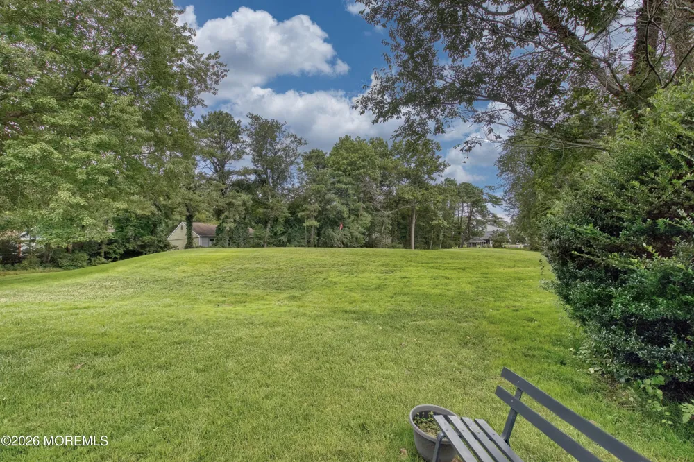 5 Gramercy Lane Manchester, NJ 08759