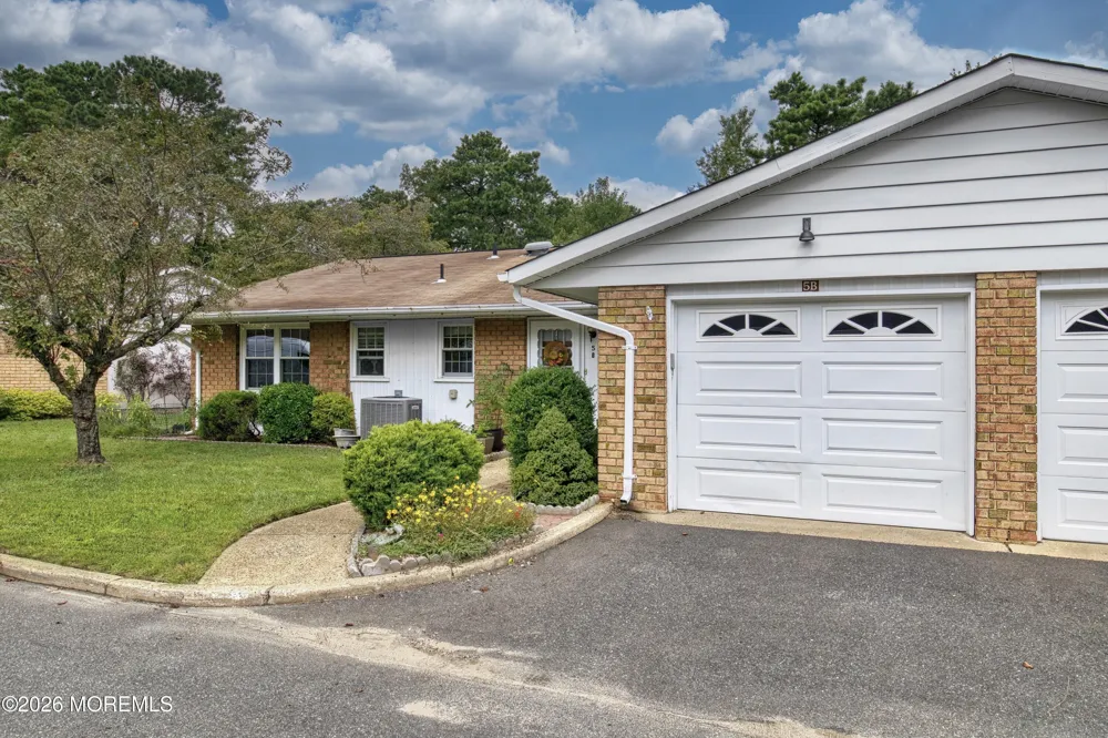 5 Gramercy Lane Manchester, NJ 08759
