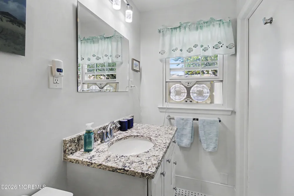 5 Gramercy Lane Manchester, NJ 08759