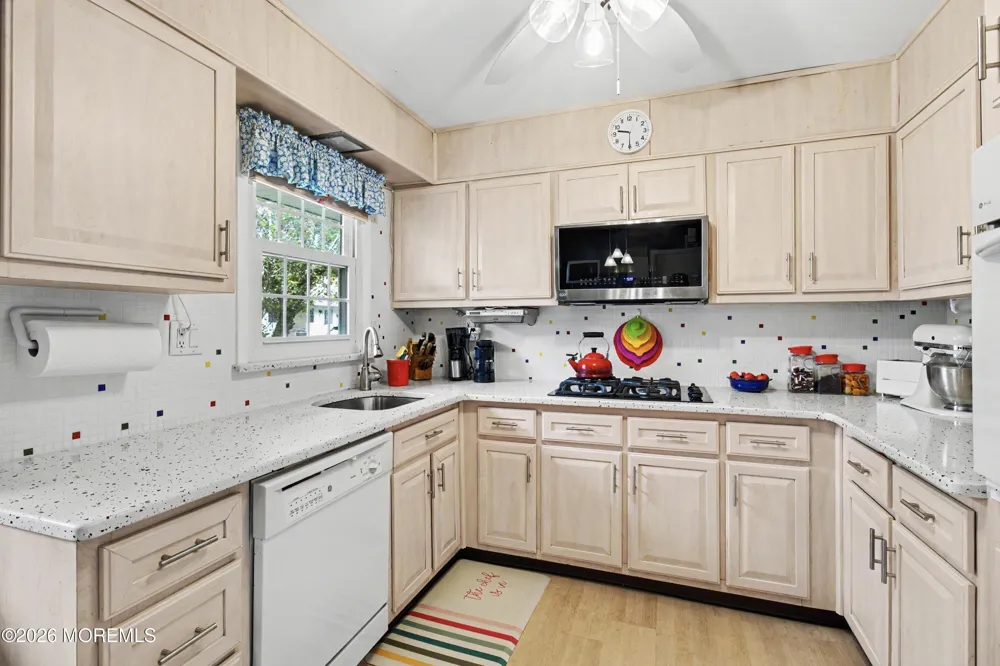 5 Gramercy Lane Manchester, NJ 08759