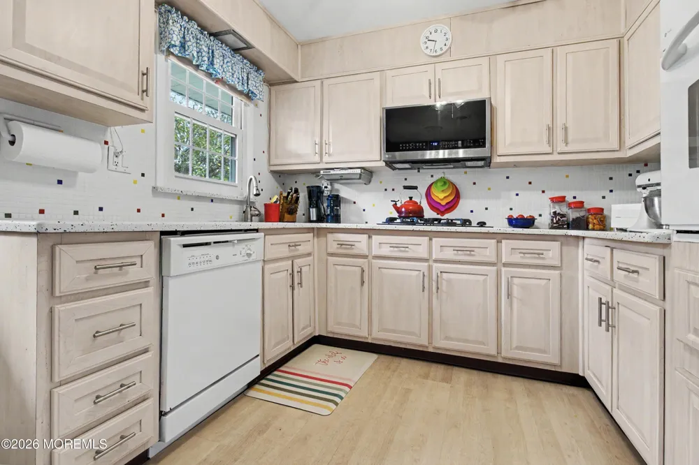 5 Gramercy Lane Manchester, NJ 08759