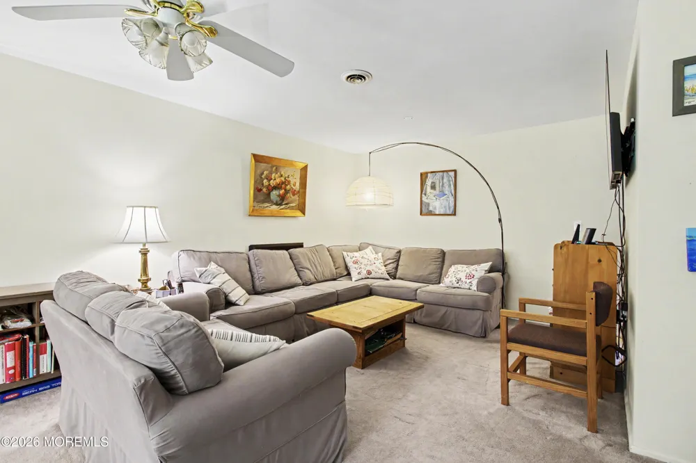5 Gramercy Lane Manchester, NJ 08759