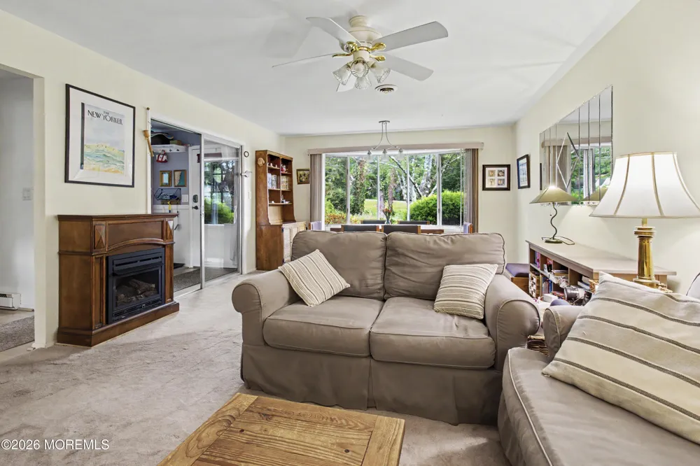 5 Gramercy Lane Manchester, NJ 08759