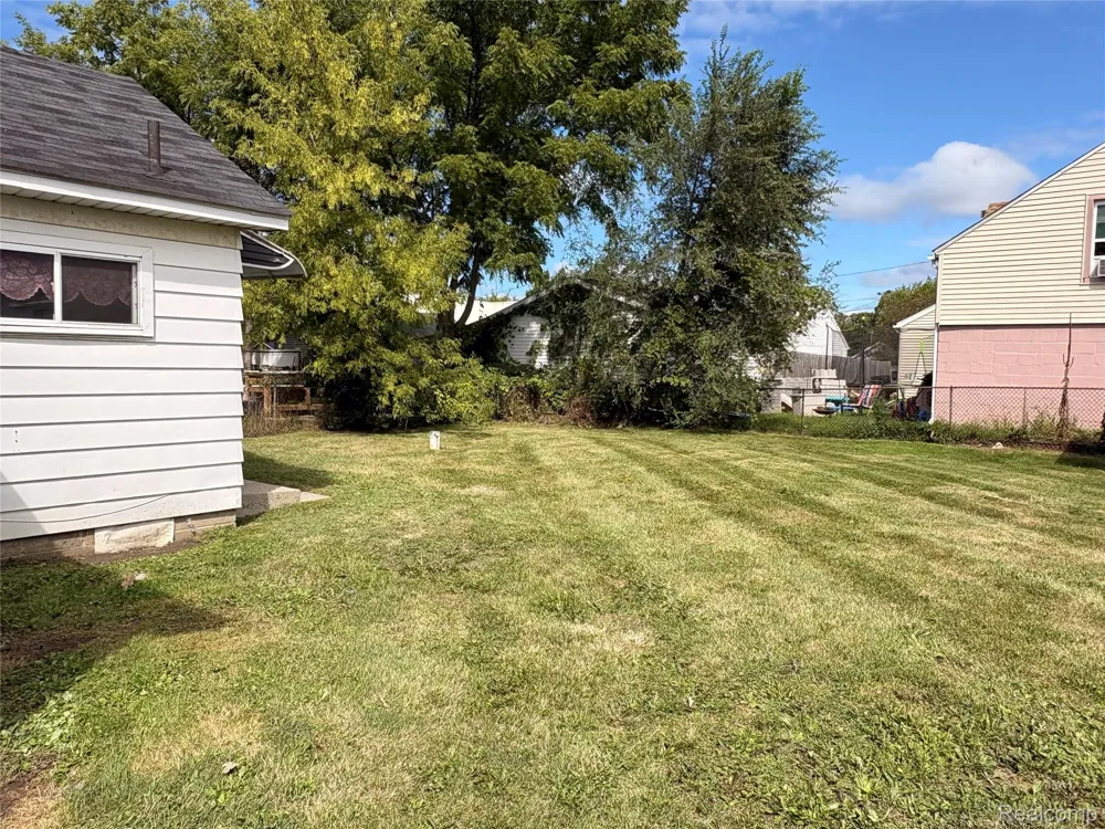1026 W Scottwood Avenue Flint Charter Township, MI 48507