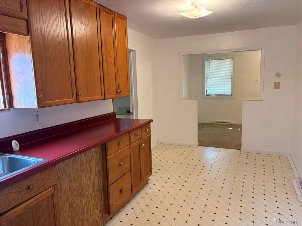 1026 W Scottwood Avenue Flint Charter Township, MI 48507