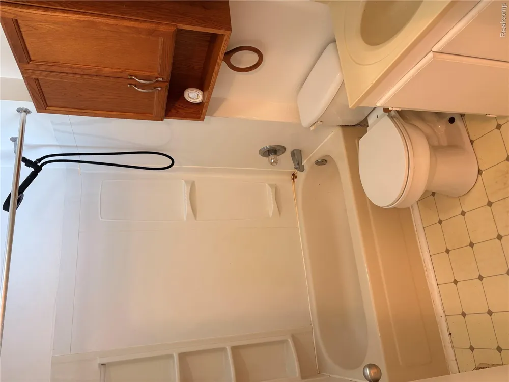 1026 W Scottwood Avenue Flint Charter Township, MI 48507